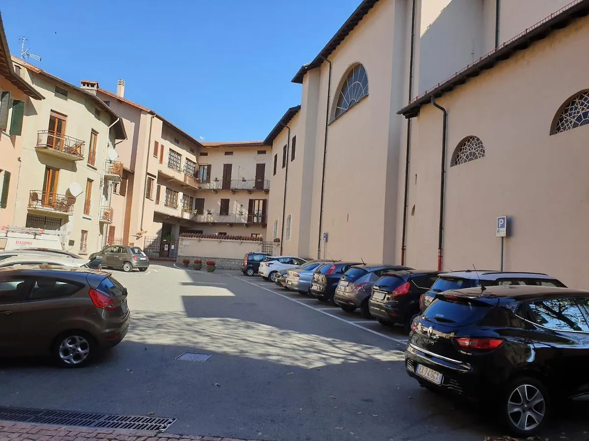 The Woman'S House 0*, Luino Italy